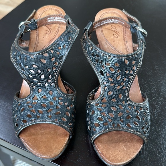 Naya Brand Boho Black Laser Cut Leather Block Heeled Sandals SZ 9 - Picture 7 of 13